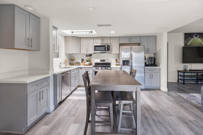 Building Photo - 3846 N 14th Ave