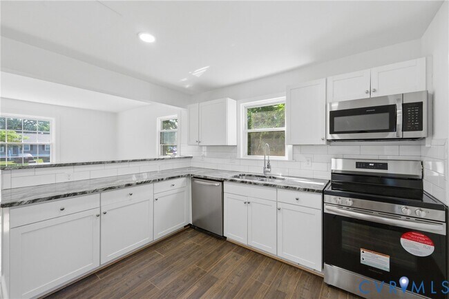 Building Photo - 302 Marlin Dr
