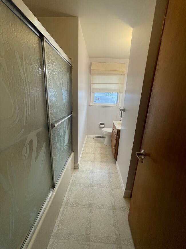 Building Photo - Available now 2 bed 1 bath Audobon / Shadle area