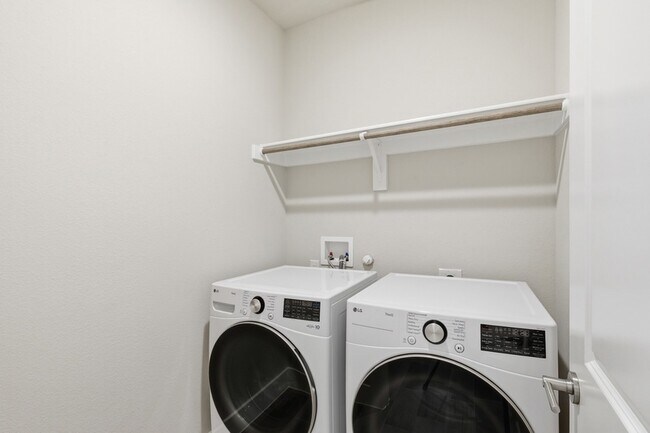 Building Photo - 7016 Capanna Trl
