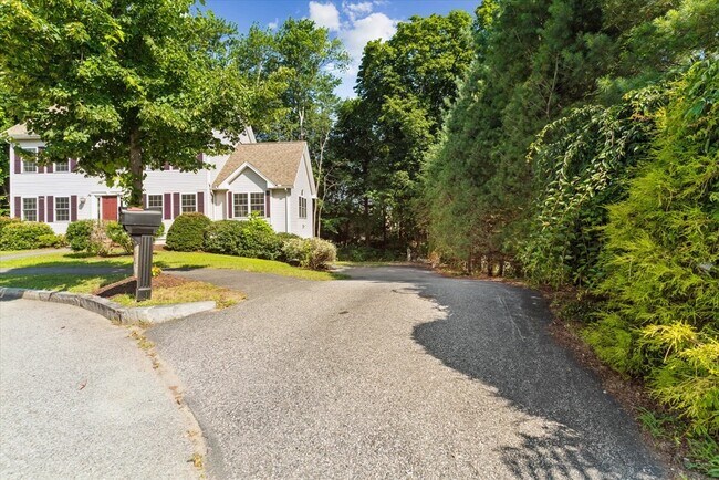 Building Photo - 19 Benjamin Ln