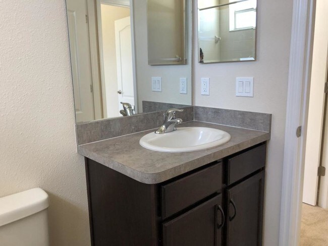 Building Photo - 14945 Potterton Cir