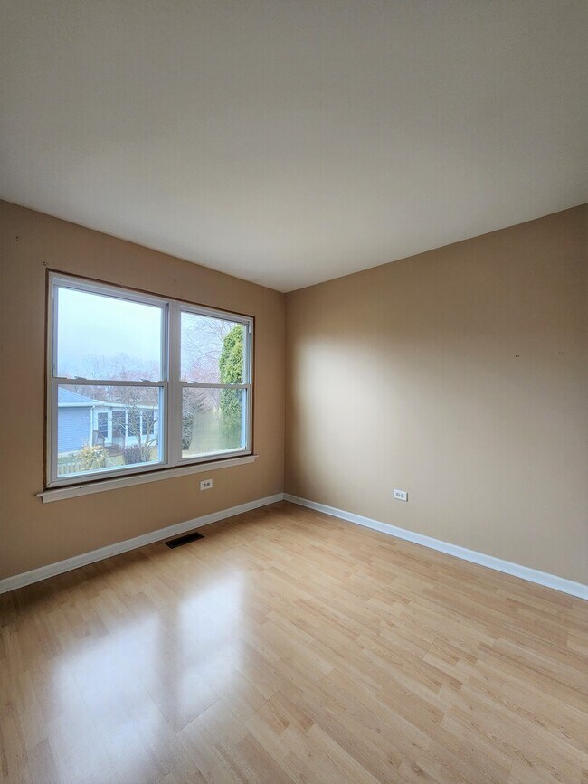 Building Photo - 1176 Sumac Trail