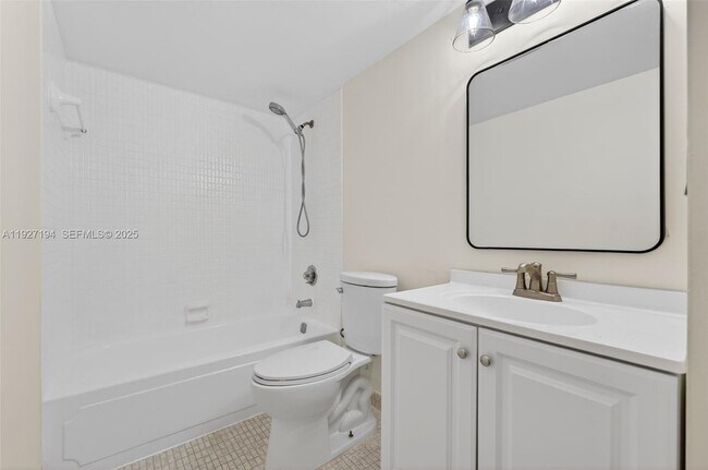 Building Photo - 3100 Riverside Dr