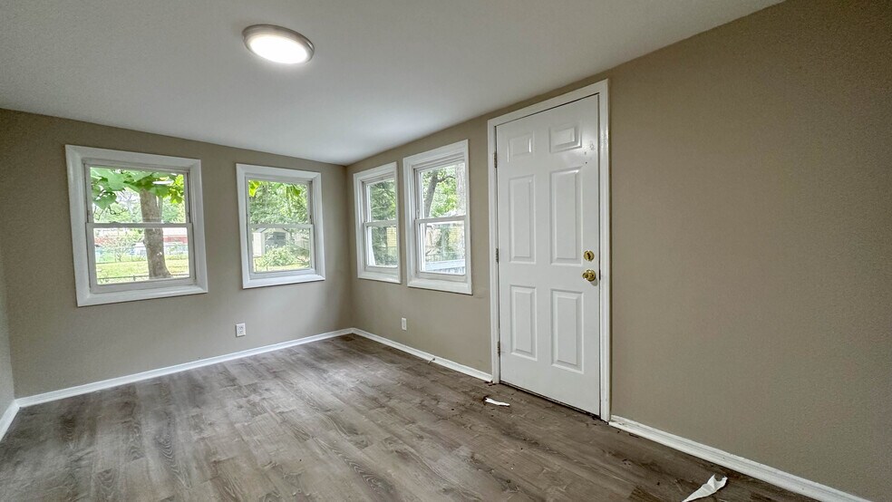 Building Photo - 134 Phillips Ave