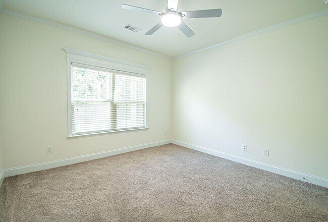 Building Photo - 1609 Lindley Ln