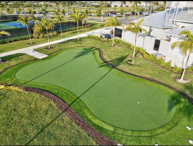 Building Photo - 15519 Sunny Day Dr