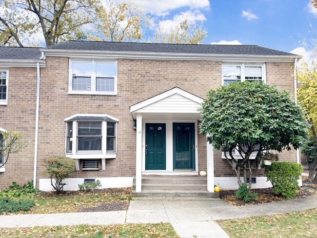 Primary Photo - 245 Sunnyridge Ave