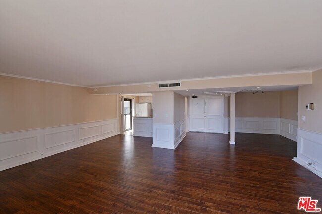 Building Photo - 10535 Wilshire Blvd