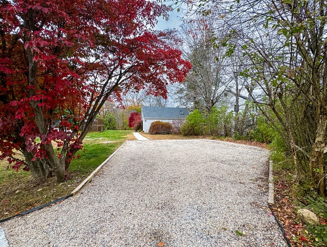 Building Photo - 1814 Newfield Ave