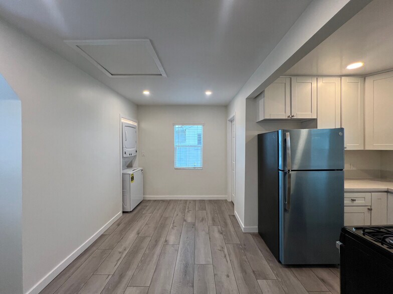 Building Photo - 4448 W 165th St