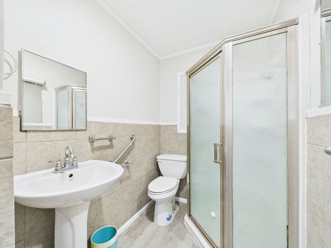 Building Photo - COMING SOON! 2 bed 2 bath home!