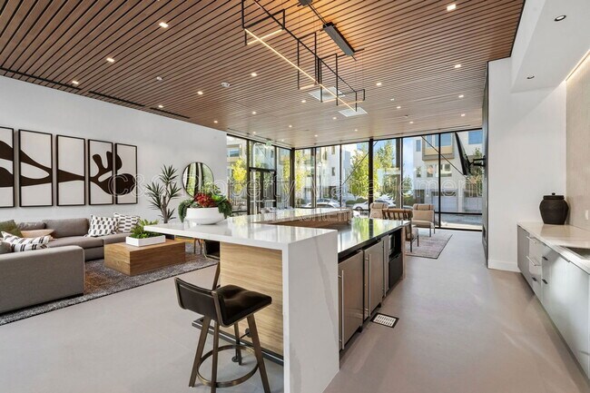 Building Photo - 52 Kirkwood Ave