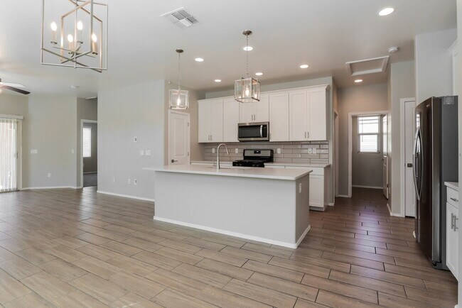 Building Photo - 334 S Willow Wick Dr