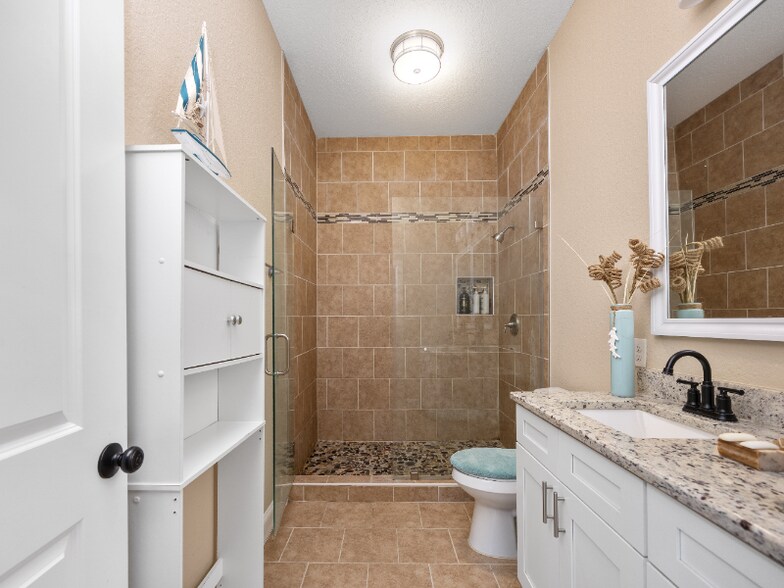 Building Photo - 1826 W French Pl