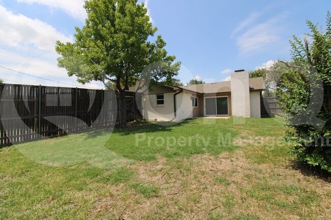 Building Photo - 3014 Tres Logos Ln