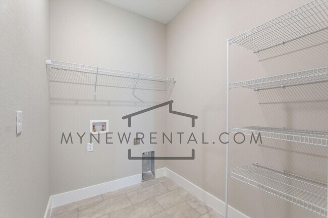 Building Photo - Deposit-Free! Get $1,000 OFF your first mo...