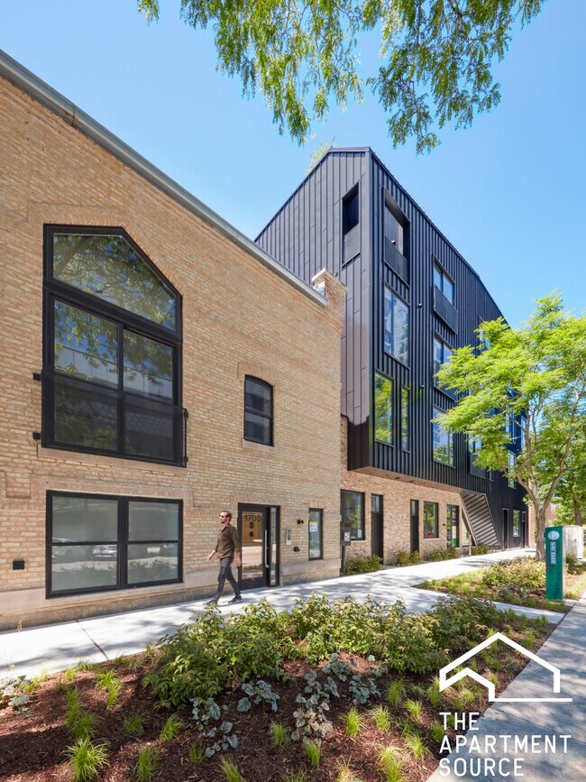 Building Photo - 1712 Oak Ave
