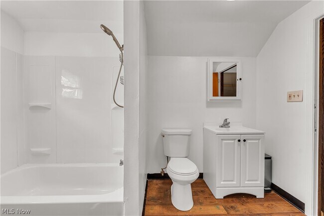 Building Photo - 2225 Oak Park Ave