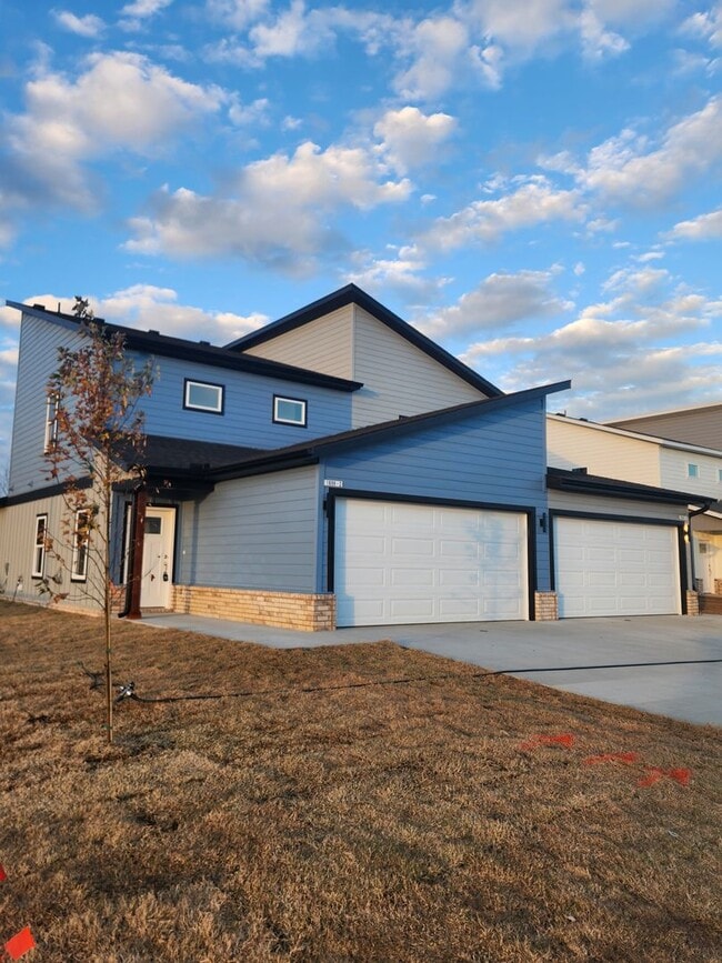 Primary Photo - POIGAI ESTATES: BRAND NEW