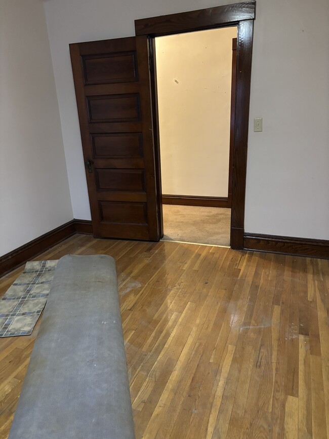 Front Bedroom - 1003 Catherine St