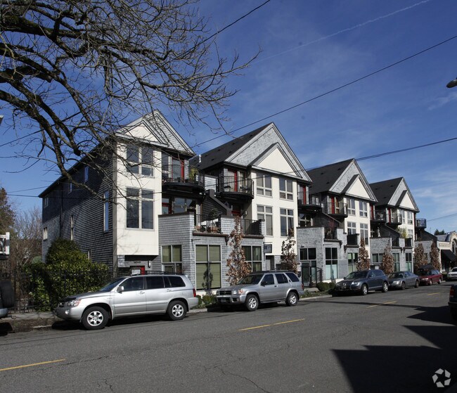 Building Photo - 2415-2435 NW Thurman St