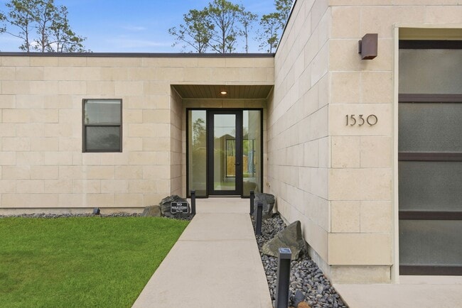 Building Photo - 1530 Primrose St