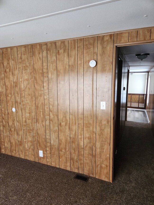 Building Photo - 908 Bernard Ln