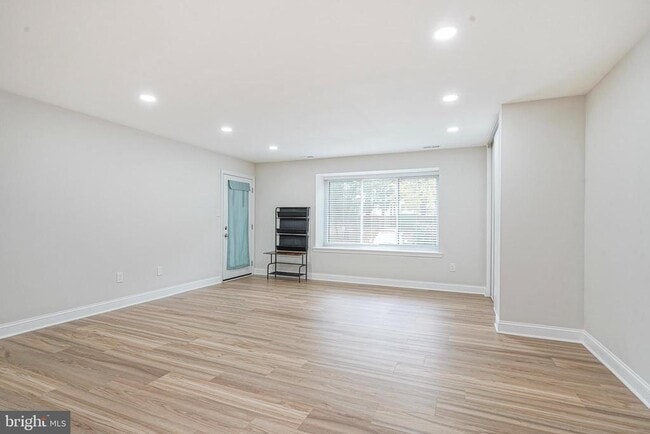 Building Photo - 4617A Aberdeen Dr