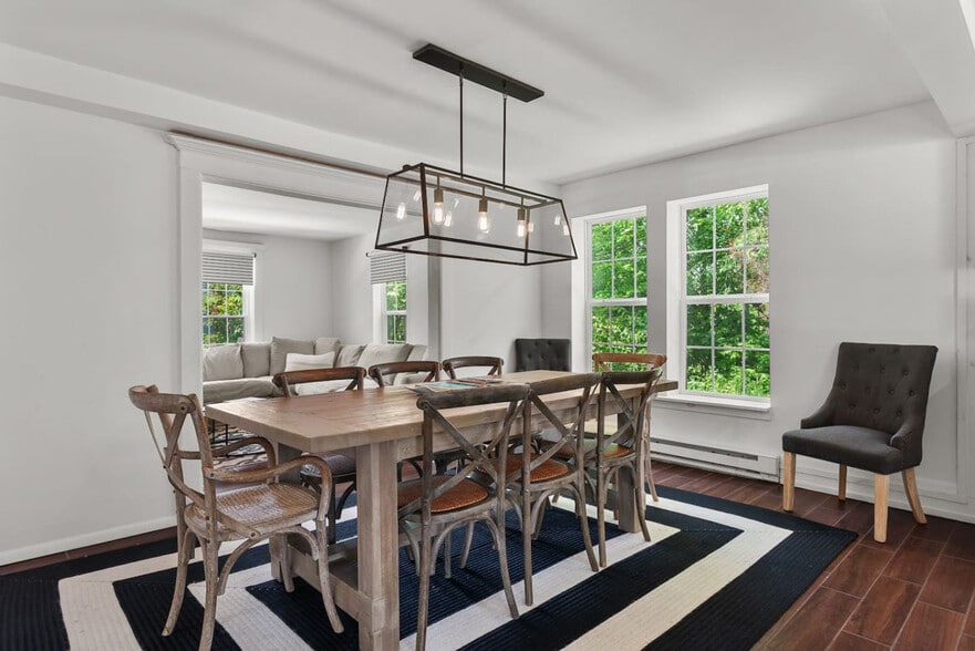 Building Photo - 1104 Crowe Rd