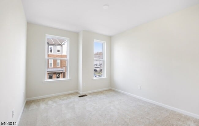 Building Photo - 5 Sadie Cir