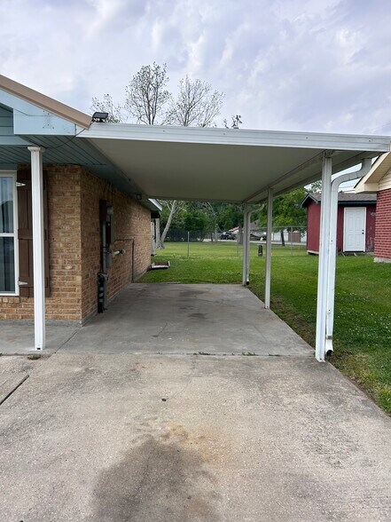 Building Photo - 2704 Sieglinde Ct