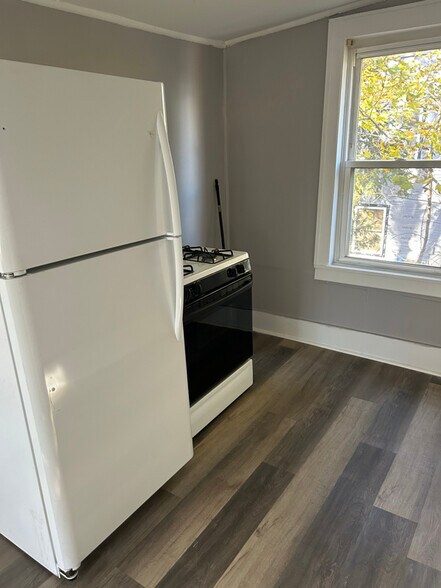 Building Photo - 90 Central Ave