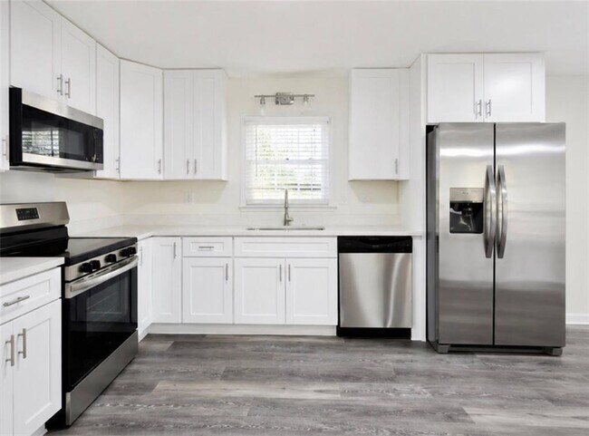 Building Photo - 4675 Lincoln Way SW