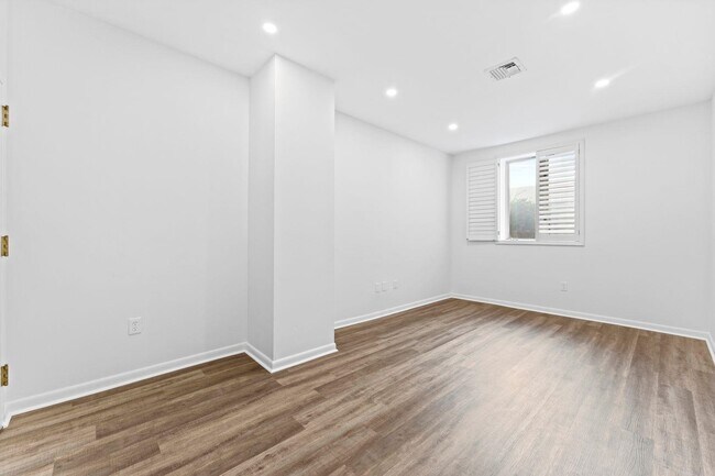 Building Photo - 75 LIBERTY Ave