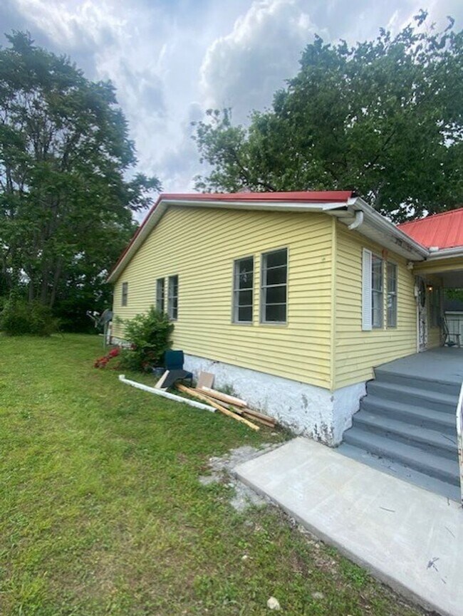 Building Photo - 528 64th St S
