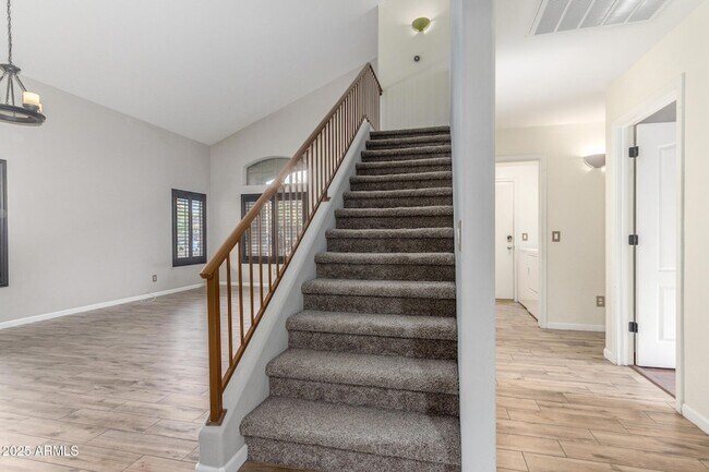 Building Photo - 2500 S Sunnyvale Ave