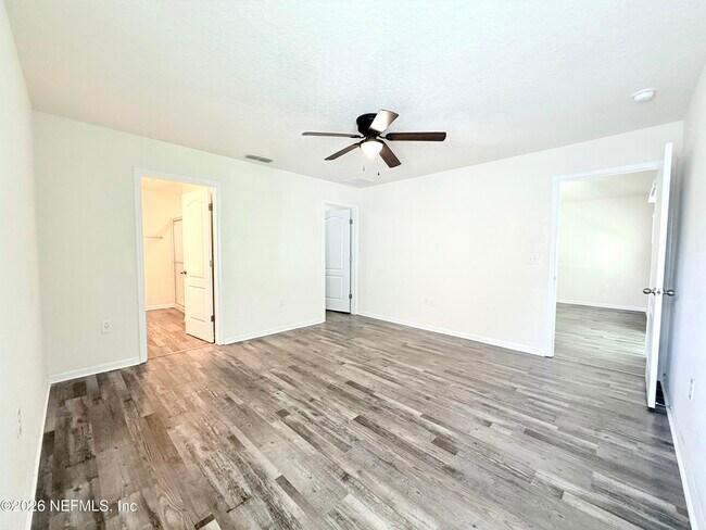 Building Photo - 7838 Meadow Walk Ln