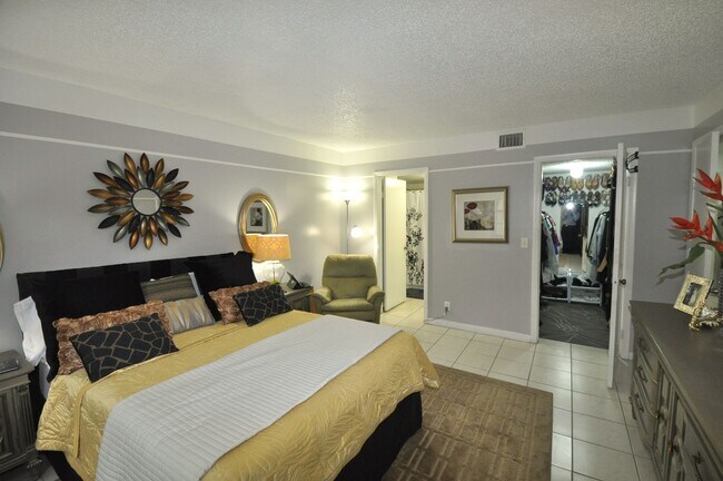 Building Photo - Move-In Discounts – Limited Availability!!