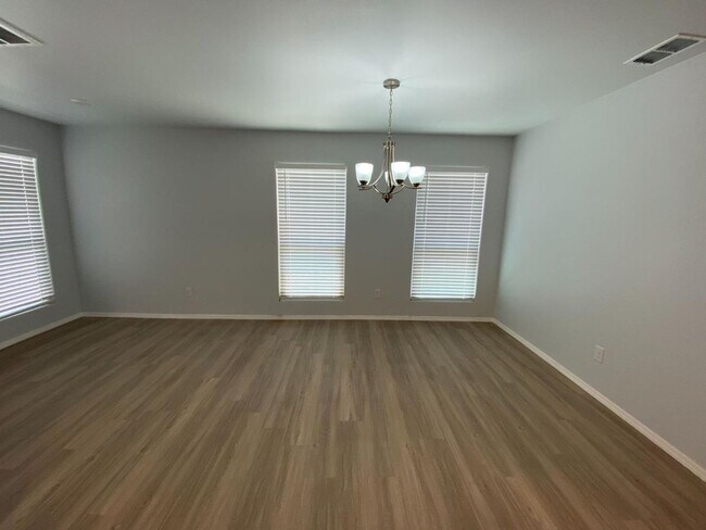 Building Photo - New 3/2/2 Duplex in Northwest Lubbock