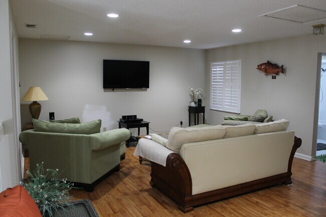 Building Photo - 1209 Ocean Dunes Cir