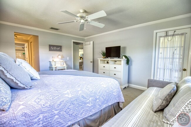 Building Photo - Seasonal Short-Term 2-Bedroom 2-Bath 2nd Floor Condo Located at Mission Lakes!