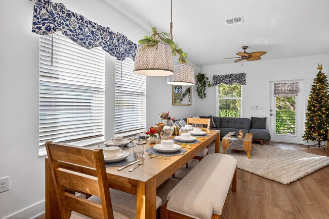 Building Photo - 1734 W Cherry St