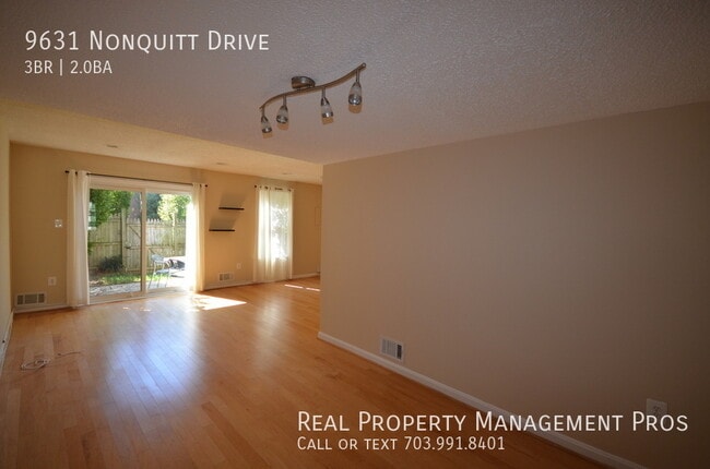 Building Photo - 9631 Nonquitt Dr