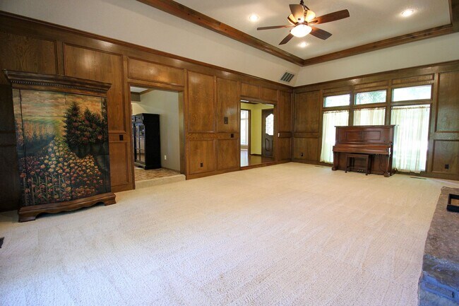 Building Photo - Space Galore In This Jenks South East Home!