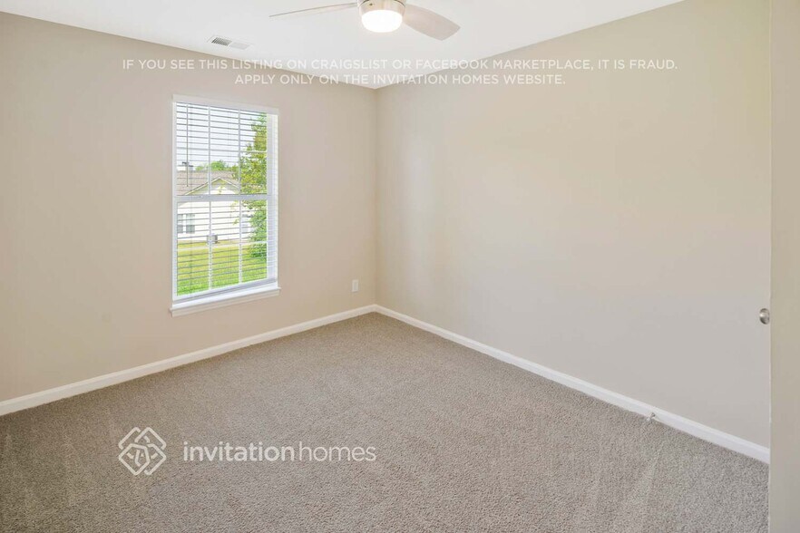 Building Photo - 9403 Fetlock Ct