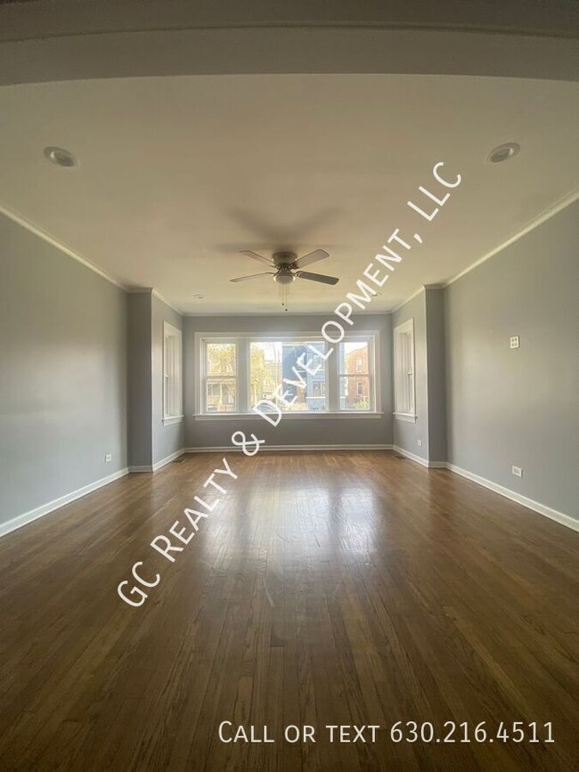 Building Photo - 4733 W Grace St