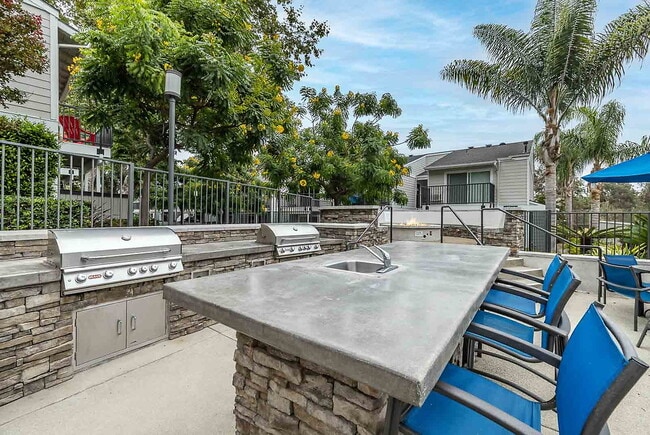 Building Photo - CentrePointe