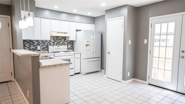 Building Photo - 10606 Topperwein Dr