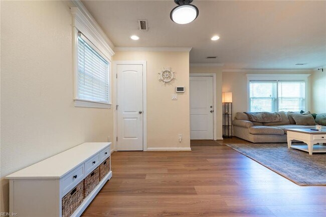 Building Photo - 820 Plainsman Ct